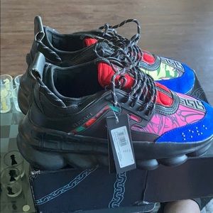 Size 41.5 Versace chain reaction size 11.5 in USA